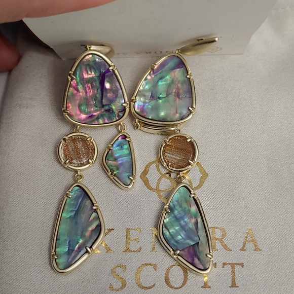 Kendra Scott Margot Earrings - Picture 5 of 5